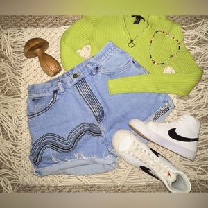 How amazing are these vintage Rider shorts! 🍄🌼